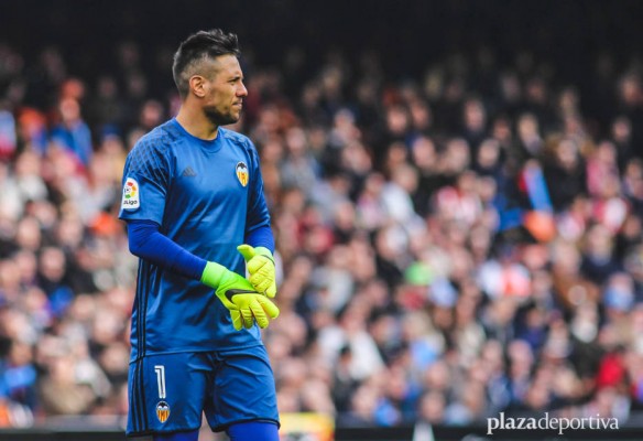 El VCF confía en dar salida a Alves esta semana