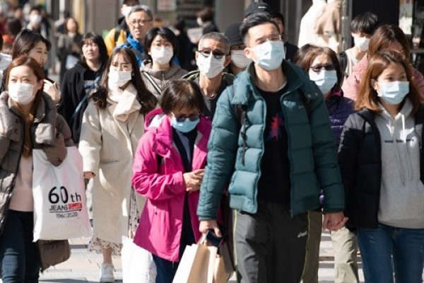 Confirmados diez casos de coronavirus y centenares de aislados en España