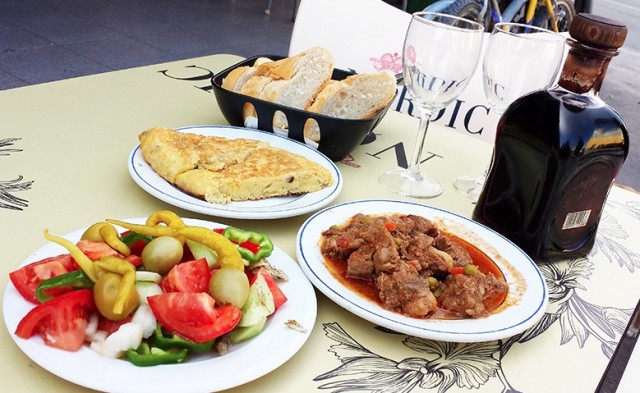¿Comer fuera de casa? los españoles prefieren los bares