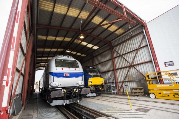 La valenciana Stadler entra en la puja por las 'autopistas ferroviarias' entre España y Francia