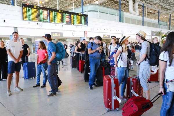 El Gobierno activará un protocolo para hoteleros, aeropuertos y zonas con afluencia masiva por el coronavirus