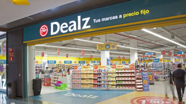 Steinhoff desembarca con un supermercado Dealz en Pinatar Park, días después de poner en venta la cadena