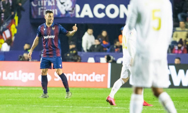 Bruno es el séptimo central que usa Paco López esta temporada