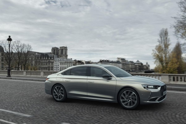 El nuevo DS 9 llegará a mediados de 2020, se producirá en China y tendrá motores híbridos enchufables