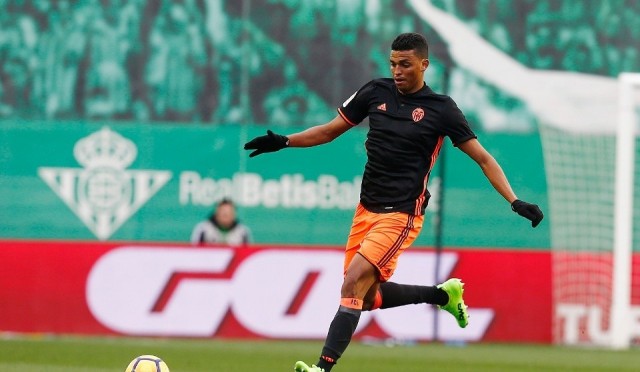 El VCF reactiva el fichaje de un central ante la inminente salida de Aderlan Santos