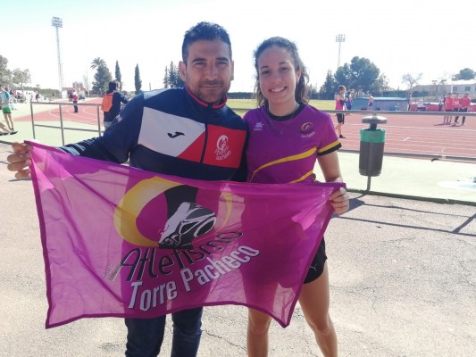 Lidia Sánchez, del CA Torre Pacheco, bate tres récords regionales de 60 y 200 metros el mismo día 