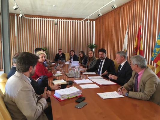 Sigue el lío de las mociones en Alicante: bipartito y oposición, a la greña por el debate de propuestas