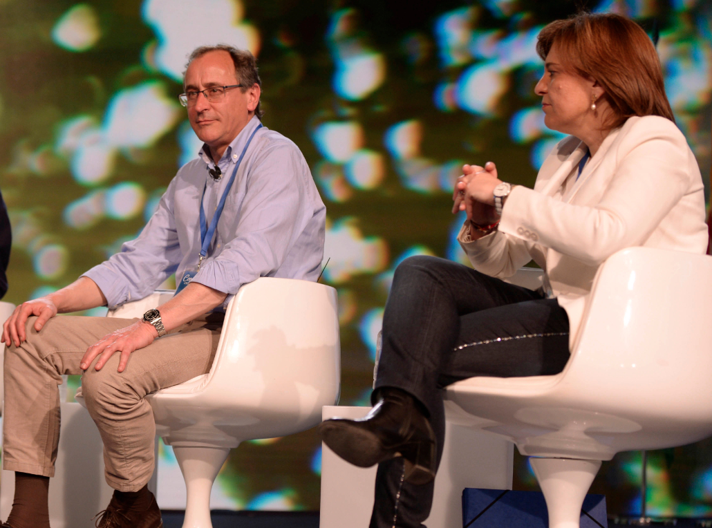El exministro Alfonso Alonso y la presidenta del PPCV, Isabel Bonig, en un acto del partido. Foto: VP - 