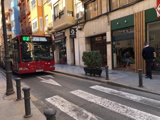 Vox respalda al bipartito y allana que el servicio de autobús de Alicante siga siendo de gestión privada