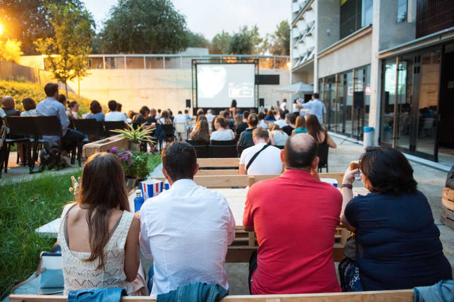 La nit de València s'ompli de pantalles: 11 cinemes d’estiu per gaudir a la fresca
