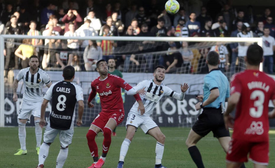 Adrián Lapeña, en un lance del partido frente al Nàstic / Foto: Antonio Pradas - 