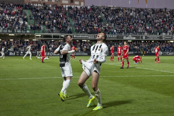 El Castellón vence al Nàstic en la última jugada del partido y refuerza su candidatura al 'play off' (3-2)