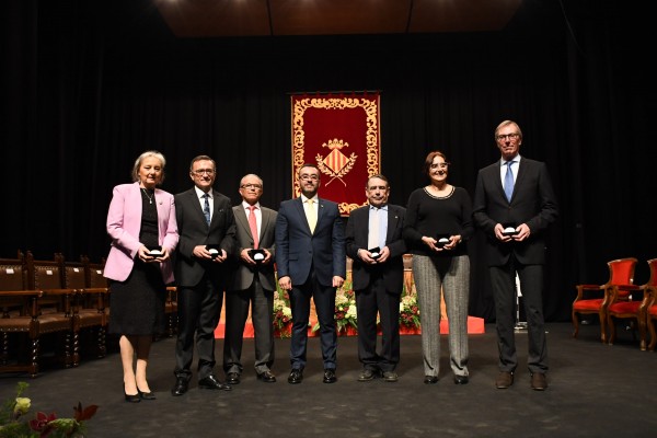 Manuel Cerisuelo 'el Sirero', Paulino Perona, María Cecilia Llorens, Manuel Arrufat, 'Poble' i María Dolores Jordá reben els Premis 20 de Febrer