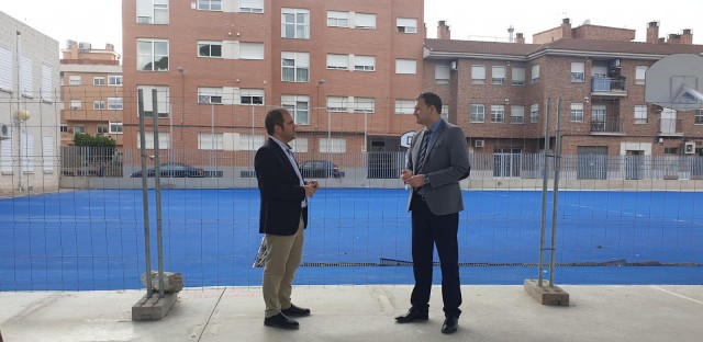 El colegio La Arboleda moderniza sus pistas deportivas
