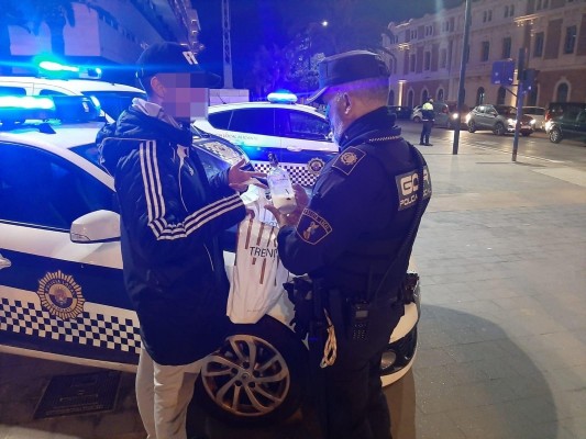 La Policía Local de Alicante interviene más de 2.000 litros de alcohol durante el Carnaval