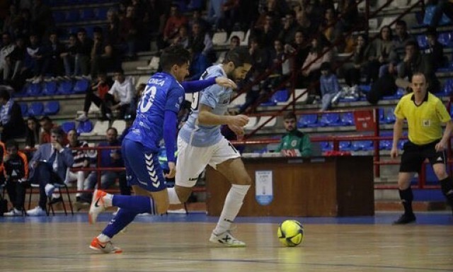 El Bisontes pierde ante el Talavera con un tanto en inferioridad a tres minutos del final (2-1)