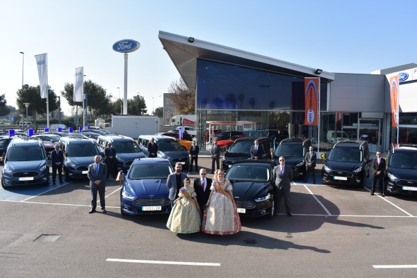 Vedat Mediterráneo recibe en su FordStore de Catarroja a las Falleras Mayores de Valencia