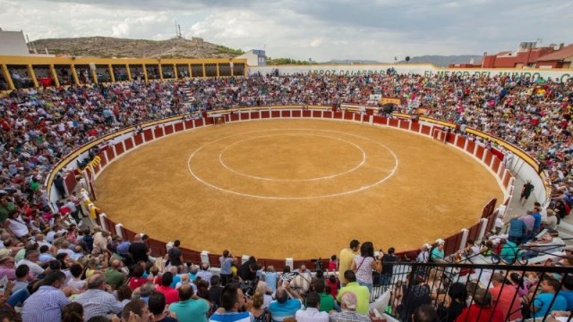 El ayuntamiento de Calasparra quiere comprar la plaza de toros: le pide precio a sus dueños