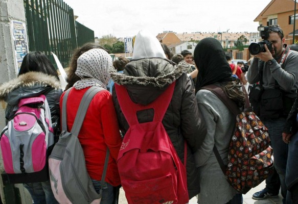 Los colegios valencianos no podrán impedir el acceso a alumnos con velos u otras prendas religiosas