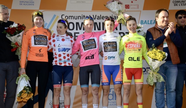 Victoria de Anna Van der Breggen en Finestrat y asalto al liderato de la Setmana Ciclista Valenciana