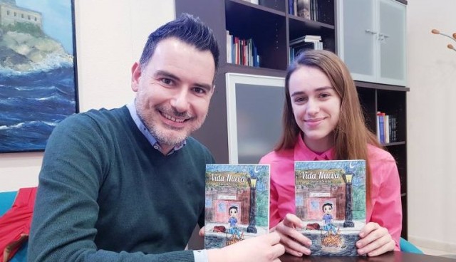 Aurora Nieto publica con 14 años una novela de 300 páginas sobre el 'bullying': 