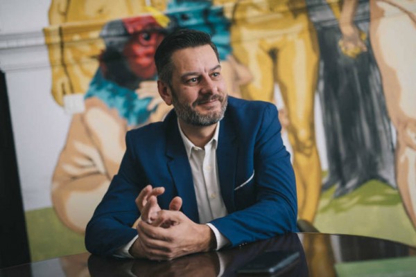 El concurso de gestión publicitaria de València da un vuelco: Zenith gana tras recurrir la licitación