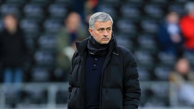 El Chelsea despide a Mourinho como entrenador