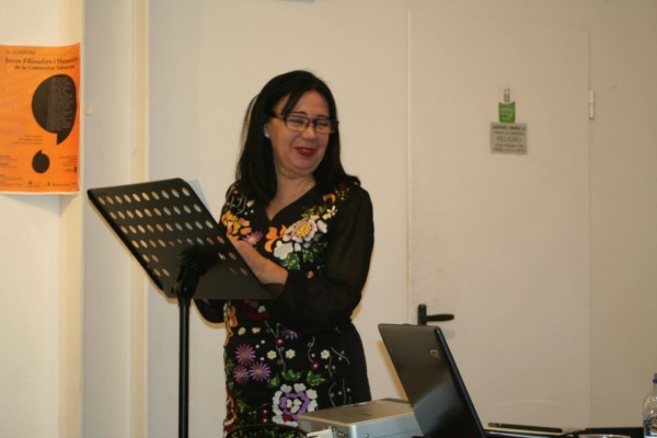 Mila Villanueva presenta en València ‘Donde da la vuelta el aire’ 