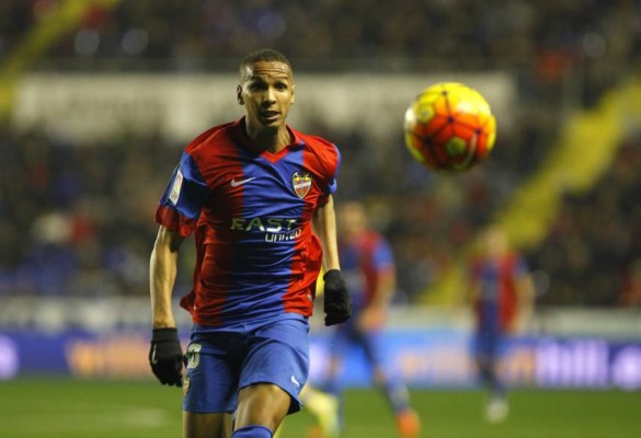 Deyverson aplaza a este martes su incorporación a la pretemporada