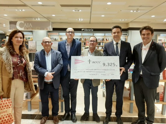 El libro 'Hostelería antigua de Cartagena y su publicidad' obtiene más de 9.000 euros por su venta