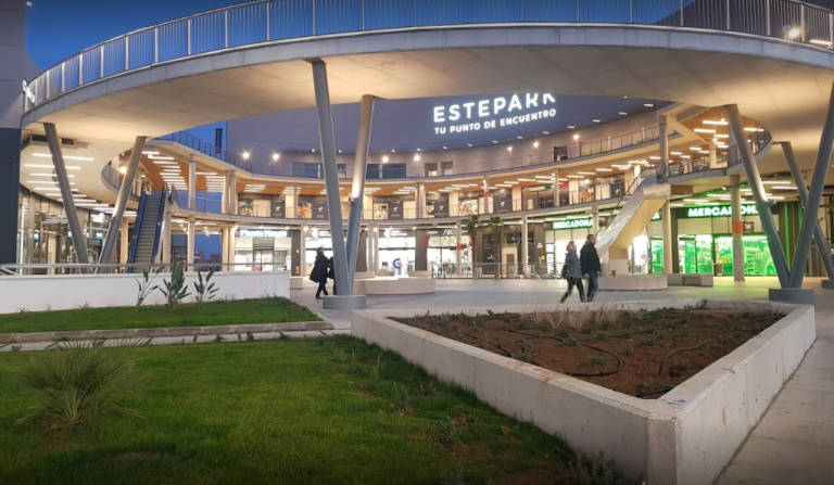 Estepark da la bienvenida al Carnaval con talleres infantiles, maquillaje y superhéroes gigantes
