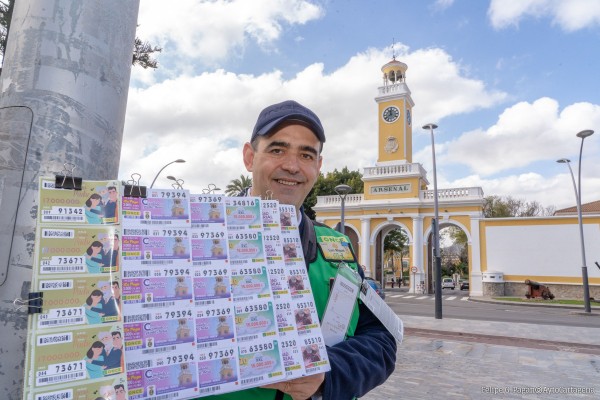Cinco millones y medio de cupones de la Once difundirán la imagen del Arsenal de Cartagena
