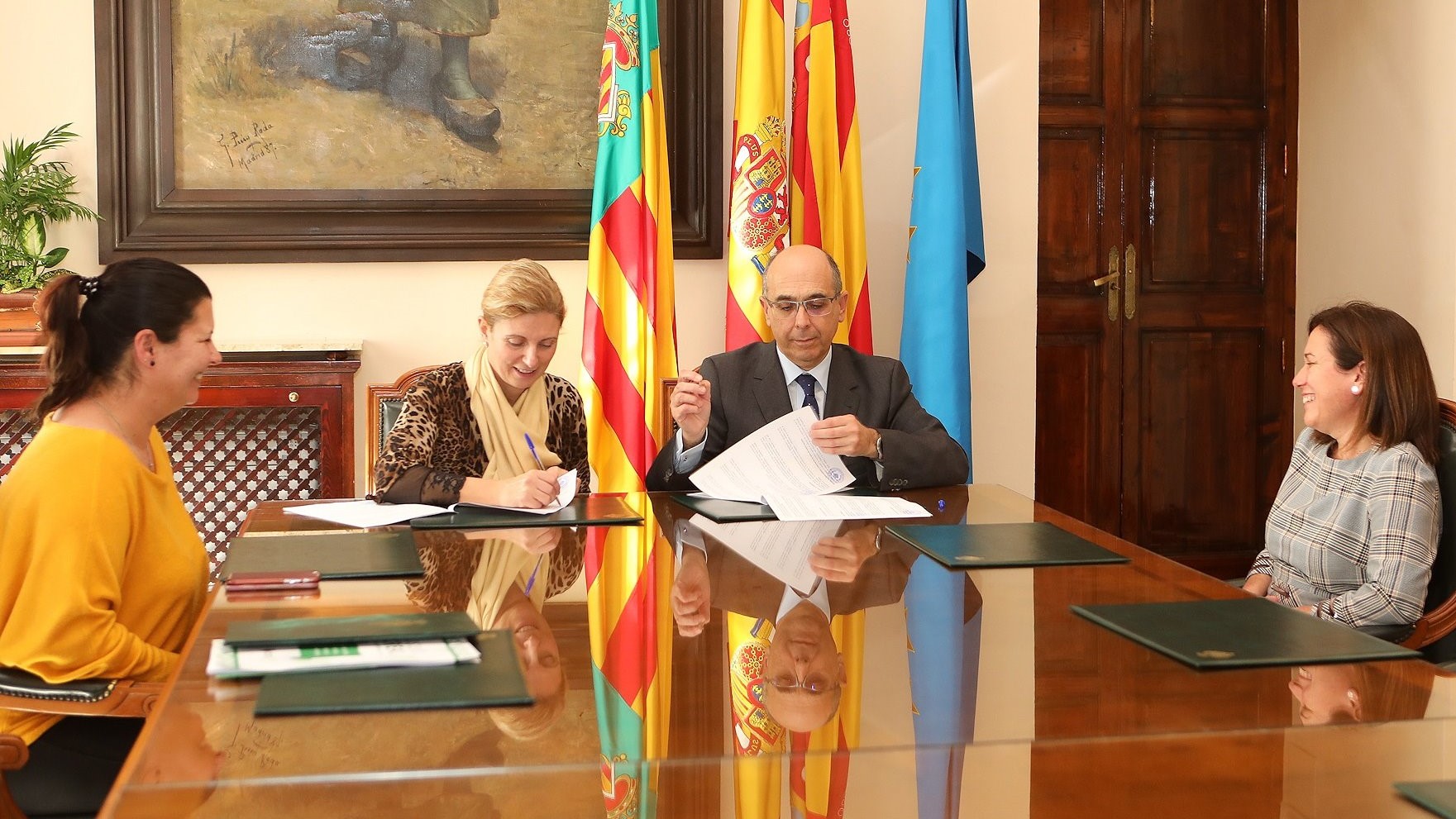 Castelló facilita microcréditos para impulsar proyectos empresariales de emprendedores