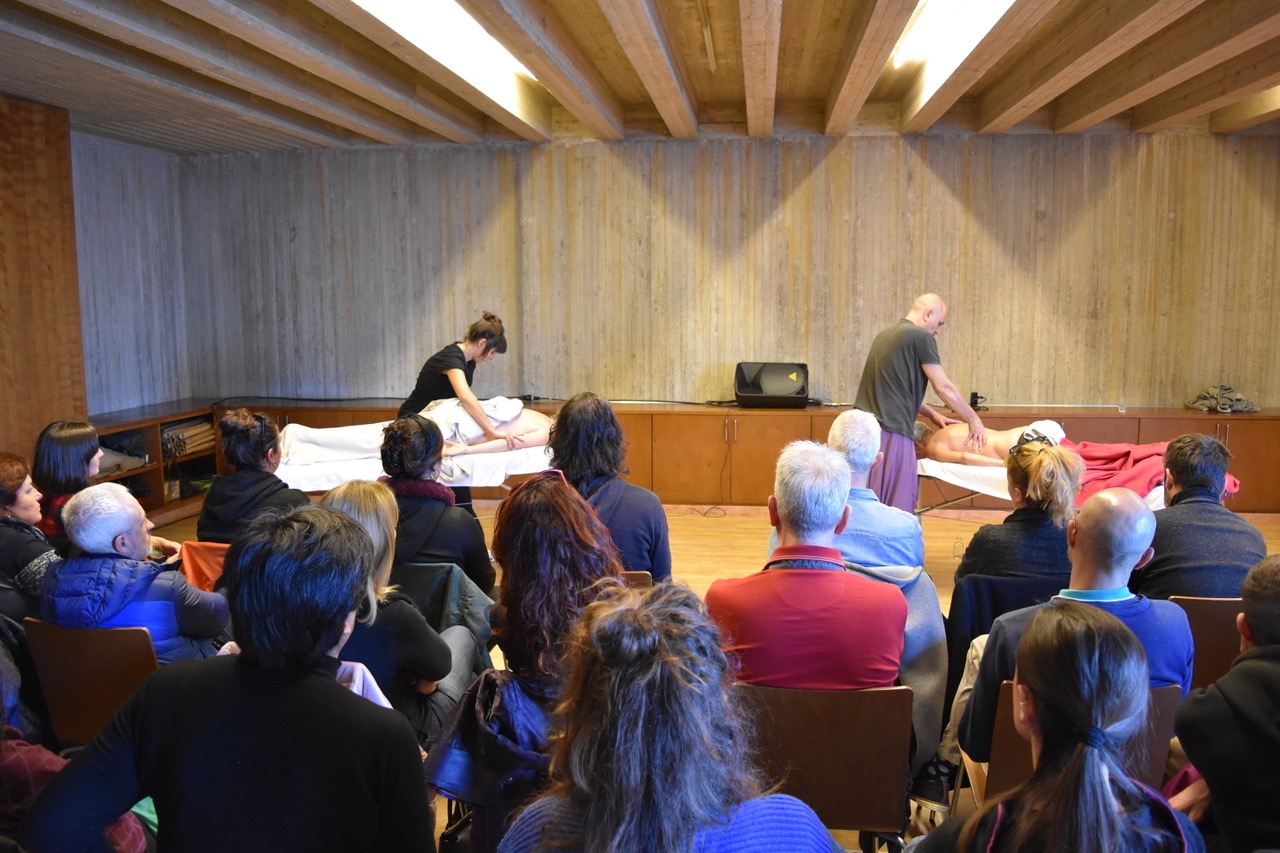 Vicente Arlandis y Paula Miralles promueven talleres contra el agotamiento en el trabajo