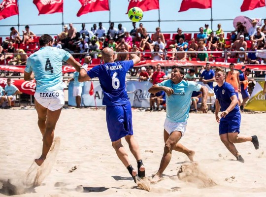 El torneo decano del fútbol playa nacional vuelve al Cabanyal
