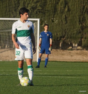 El Elche se asegura la continuidad del canterano Jony Carmona hasta 2022