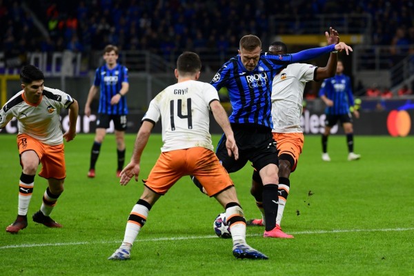 El Valencia CF sale goleado de San Siro y necesitará un milagro en Mestalla