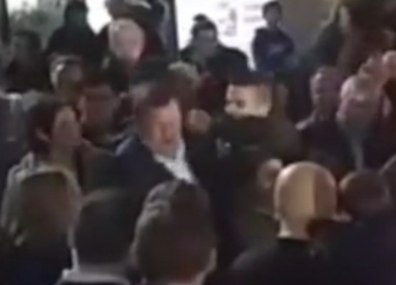 El joven que agredió a Rajoy podría enfrentarse a seis años de internamiento en un centro de menores