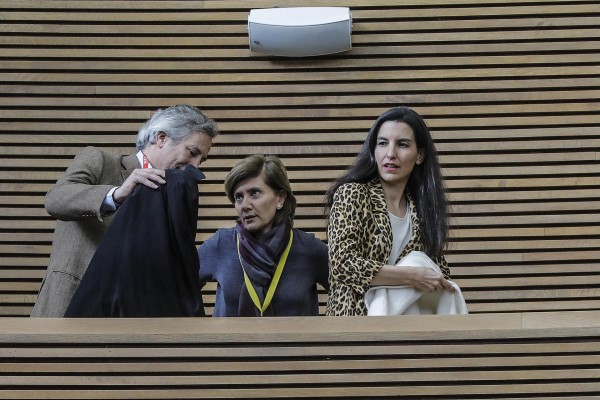 Botànic, PP y Cs rechazan en Les Corts la propuesta de Vox de aplicar el 'pin parental' en Comunitat