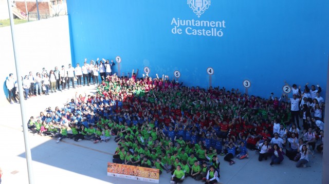 Cerca de mil alumnos clausuran en Castelló el programa 'Pilota a l'escola' 