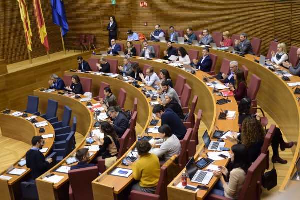 Les Corts rechazan reclamar judicialmente el IVA y piden una nueva financiación antes de septiembre 