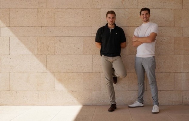 Premio nacional al mejor cartel para Dr Brand: los 'doctores' del diseño que volvieron de Silicon Valley con la maleta llena