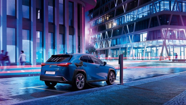 Lexus presentará en marzo el UX 300e: su primer modelo eléctrico