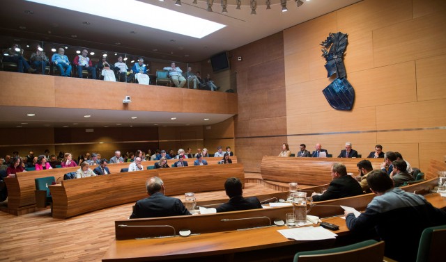 El pleno de la Diputación aprueba iniciar el proceso para convertir Divalterra en ente público