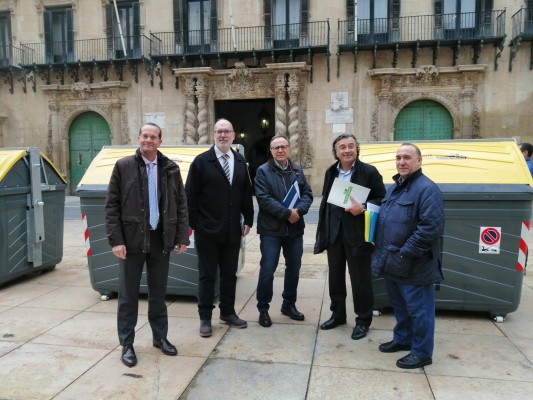 Alicante amplía los puntos de reciclaje de plásticos y aumenta las frecuencias y rutas de recogida
