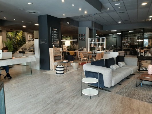 La castellonense Muebles La Fábrica reinaugura la tienda de decoración más grande de València