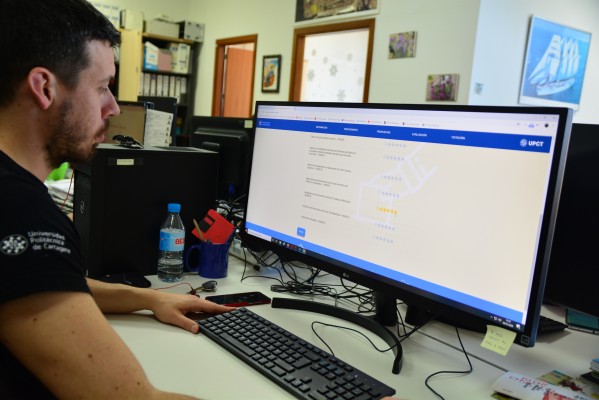 El universitario murciano fija los 20.000 euros como salario aceptable para su primer empleo