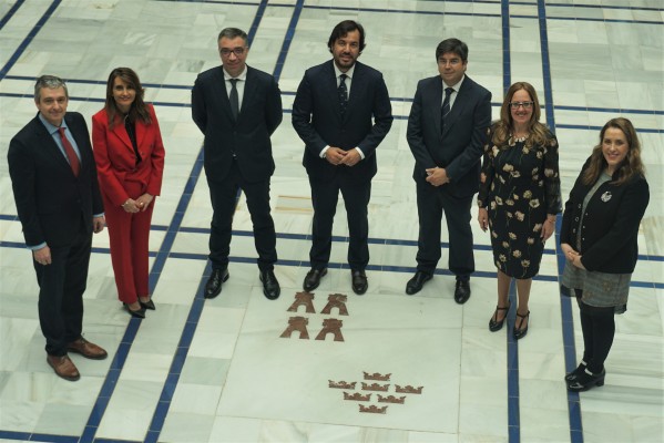 La Comunidad confía a las cooperativas la creación de empleo este año