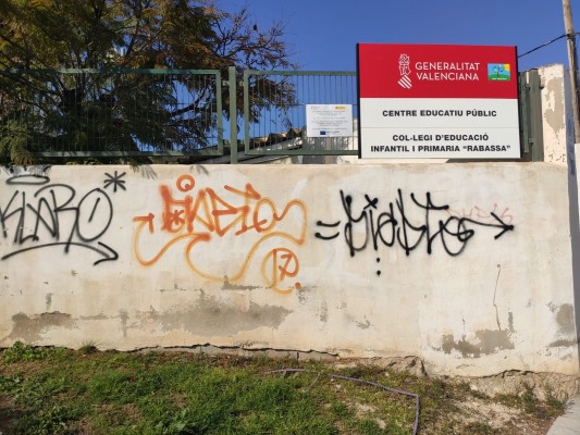 Compromís insta a convocar el consejo escolar para incluir nuevos colegios en el Plan Edificant