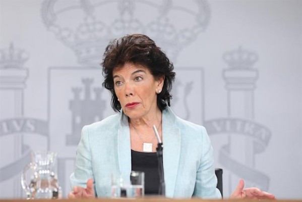 Miras no retira el pin parental y el ultimátum de Celaá termina: la ministra recurrirá al TSJ